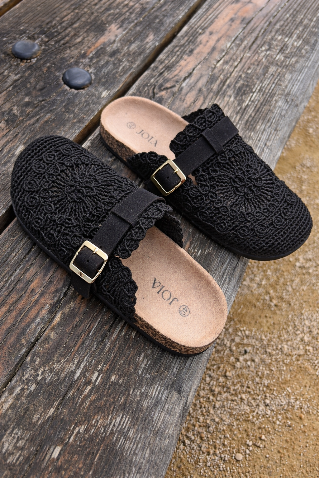 Mules Noires à boucles dorée les merveilles de rahma