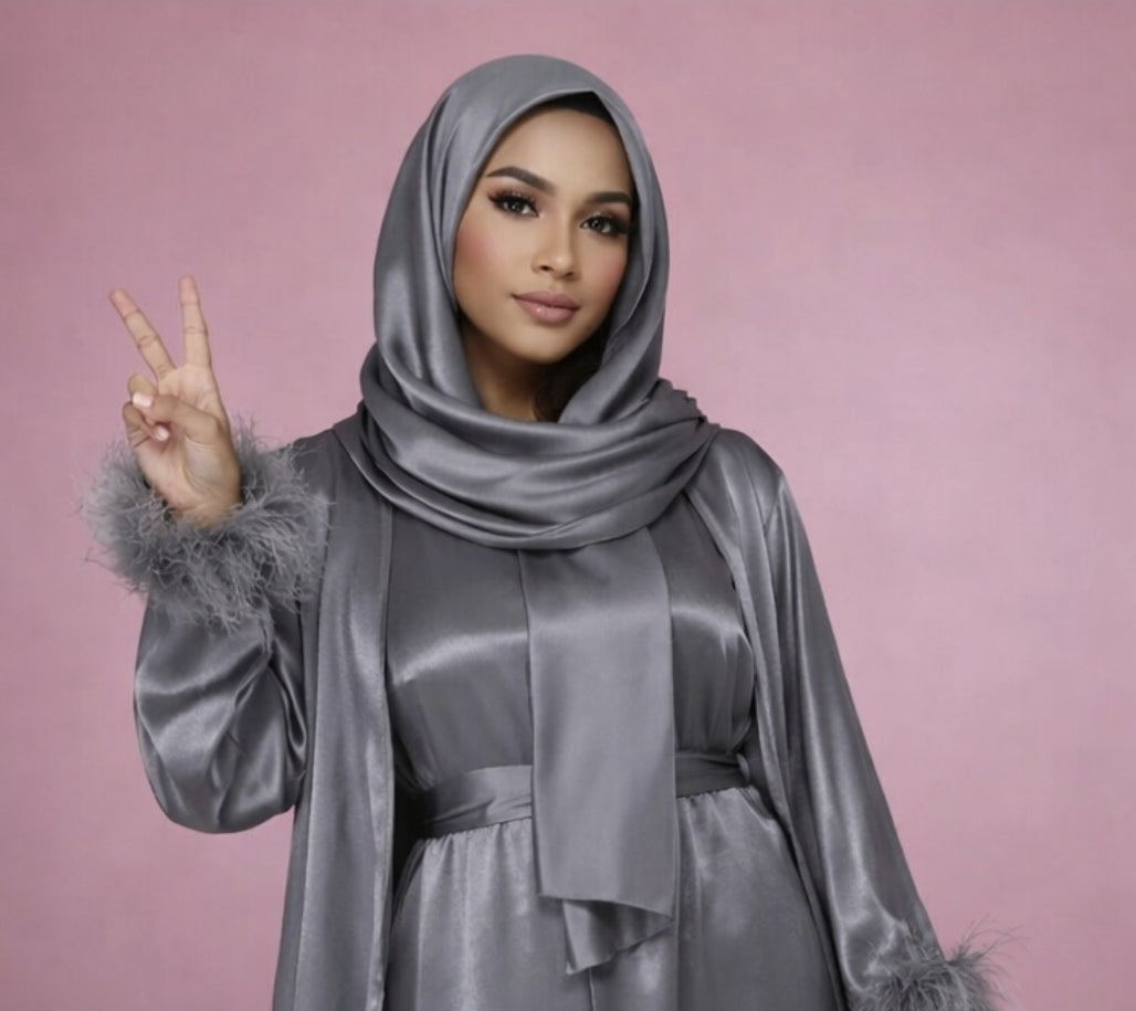 Ensemble 3 pièces Abaya + kimono + voile satiné avec manches plume gris argent les merveilles de rahma
