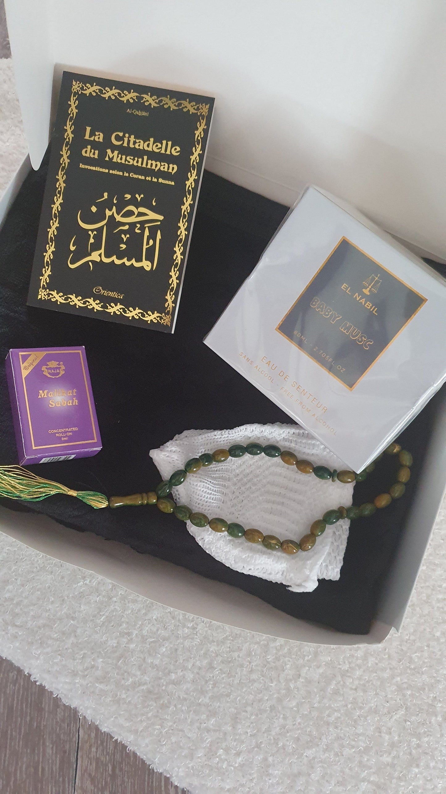 Coffret Cadeau Enfant Musulman – Tapis de prière, Parfum El Nabil et La Citadelle du Musulman les merveilles de rahma